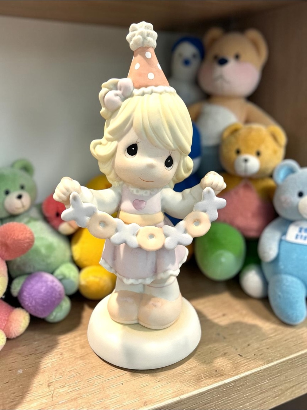 Precious Moments Birthday Wishes Hugs & Kisses Figurine, 2005 Girl Birthday Cake